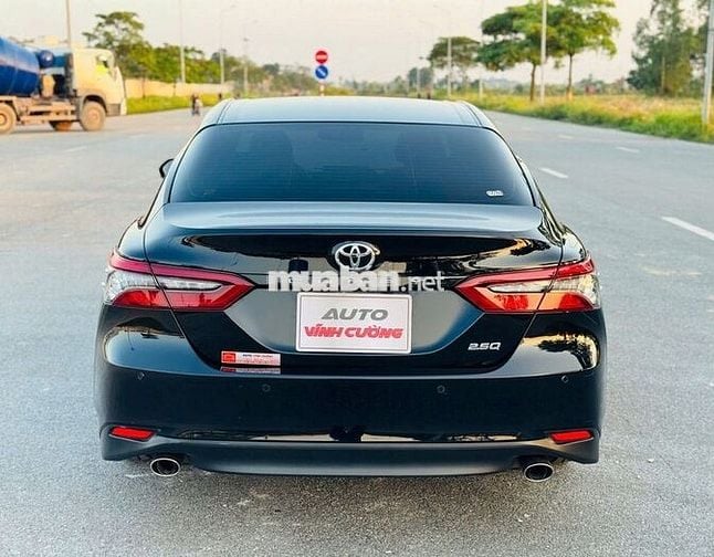 Toyota Camry 2.5Q 2022 Đen Tự động