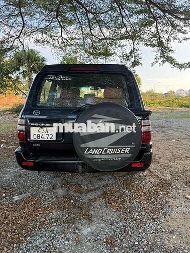 Toyota Land Cruiser Đen 8 chỗ Xăng