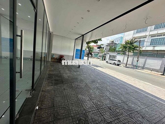 Cần sang gấp mặt bằng ngay trung tâmngax 6 Chùa Bà