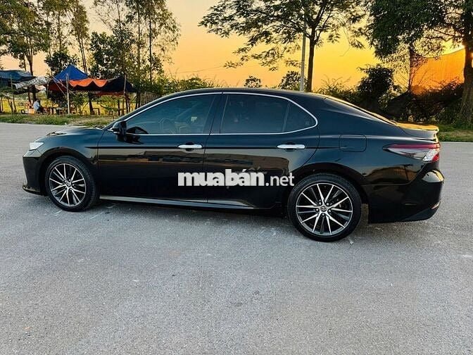 Toyota Camry 2.5Q 2022 Đen Tự động