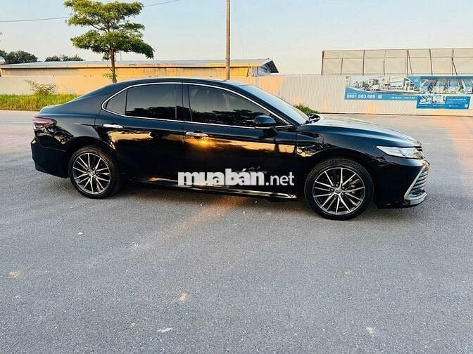 Toyota Camry 2.5Q 2022 Đen Tự động