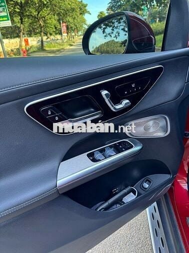 Mercedes-Benz GLC300 4Matic 2023 Đỏ