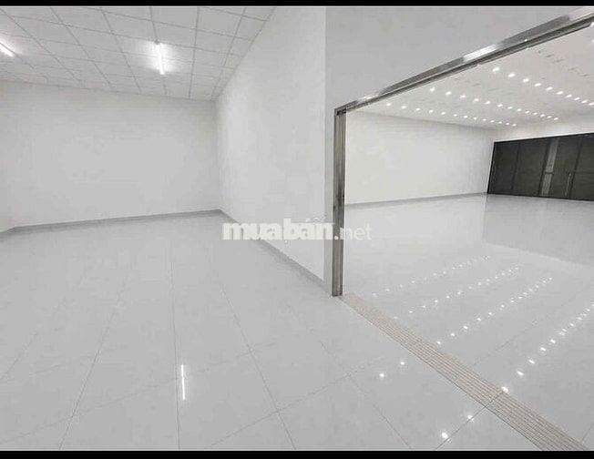 Cần sang gấp mặt bằng ngay trung tâmngax 6 Chùa Bà
