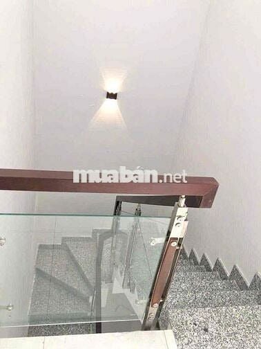 nhà cho thuê nguyên căn 1 trệt 2 lầu,3p ngủ,2wc giá 11tr/th