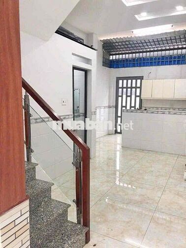 nhà cho thuê nguyên căn 1 trệt 2 lầu,3p ngủ,2wc giá 11tr/th