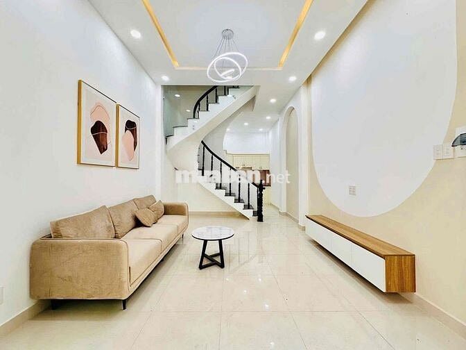 NHÀ 2 TẦNG LẦU 4PN ĐƯỜNG 10m CÓ NỘI THẤT CƠ BẢN