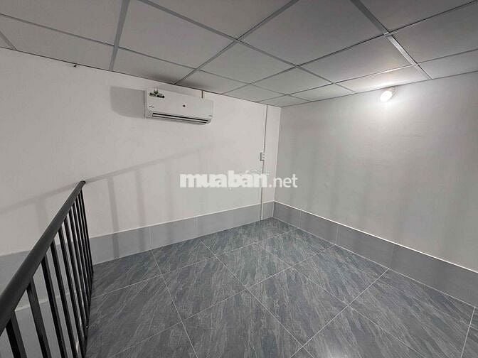 Phòng rộng 24m2 Hẻm 11, Nguyễn Văn Linh. Kế bên Khu CBGV