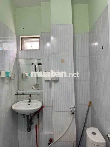 PHÒNG TRỌ 25m2 NGAY CHỢ LÊ VĂN QUỚI