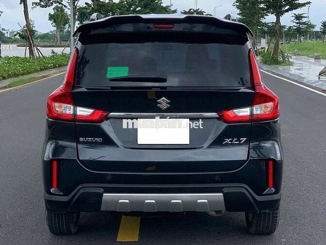 Suzuki XL7 2022 số tự động màu đen