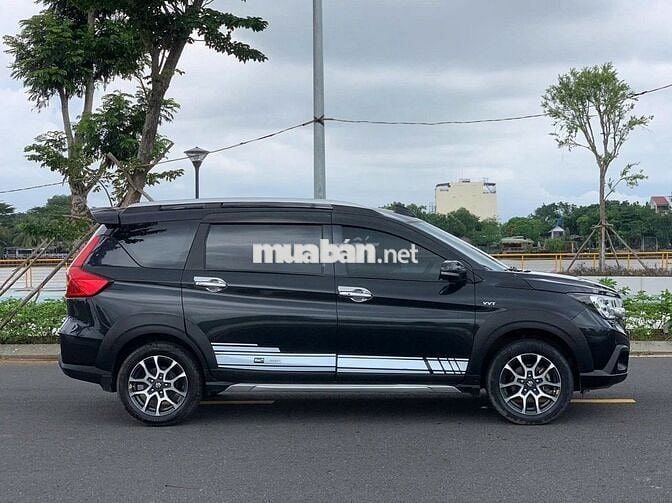 Suzuki XL7 2022 số tự động màu đen