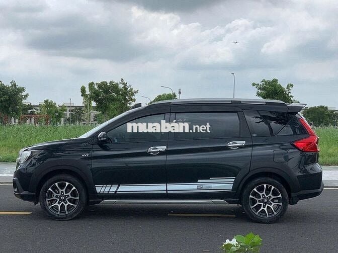 Suzuki XL7 2022 số tự động màu đen