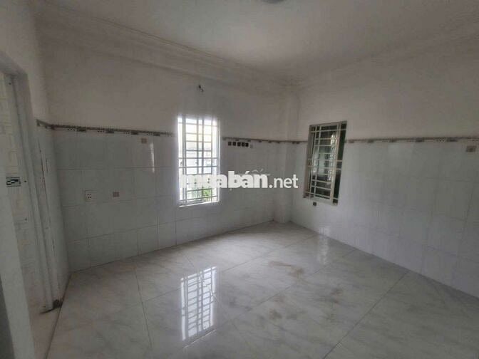 Phòng sang đep 20m2 giá rẻ nhà mặt tiền đường