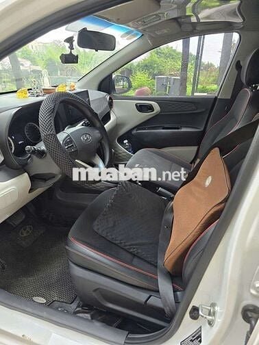 Hyundai Grand i10 Trắng Số tự động 5 chỗ