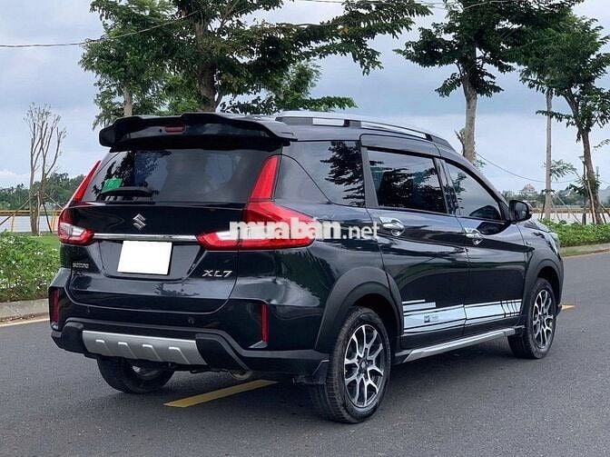 Suzuki XL7 2022 số tự động màu đen