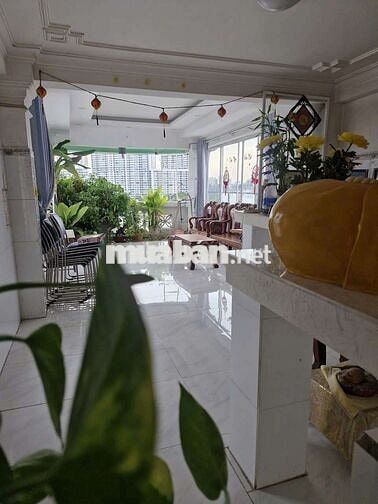 Phòng sang đep 20m2 giá rẻ nhà mặt tiền đường