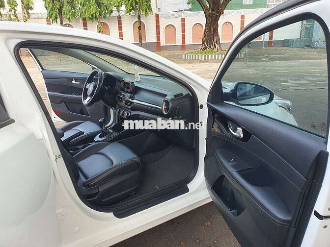 KIA CERATO XS 2018 Số sàn Trắng Da