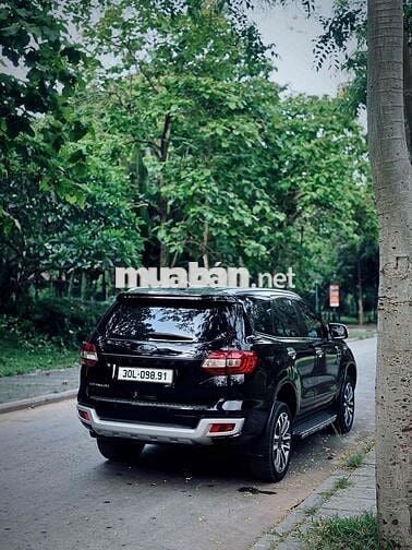 Ford Everest Titanium 4x2 Đen 2020