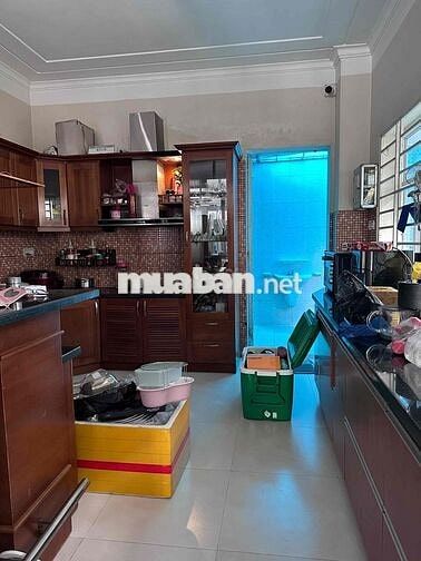 Cho thuê biệt thự full nội thất đối diện công viên cách Aeon 5phút