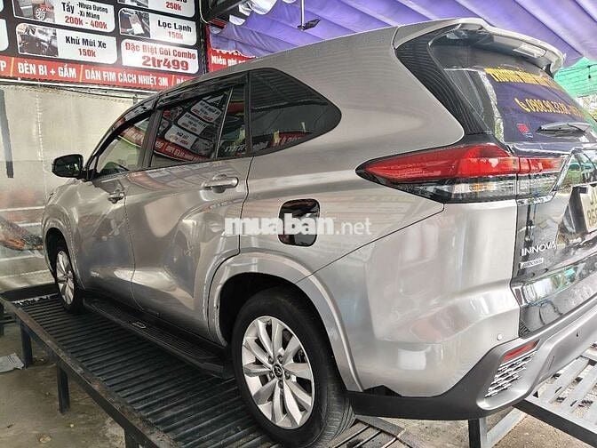 Toyota Innova Cross 2024 Bạc Indonesia
