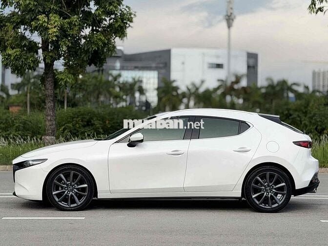 Mazda 3 Sport Premium 2020 Trắng 7 vạn km