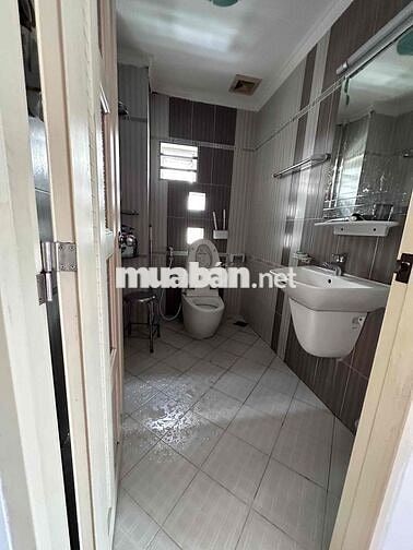 Cho thuê biệt thự full nội thất đối diện công viên cách Aeon 5phút