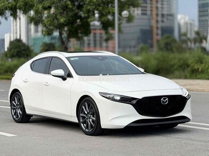 Mazda 3 Sport Premium 2020 Trắng 7 vạn km