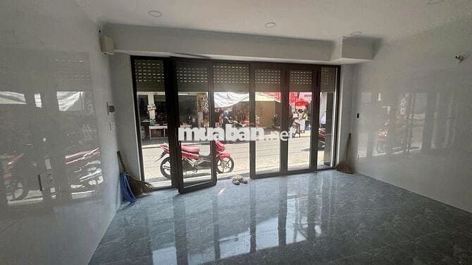 Sát Phan Xích Long ! Mặt Tiền Nguyễn Công Hoan 120m2 có 3 Phòng Ngủ