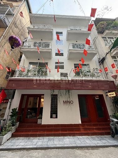Nhà 4T bề thế vị trí đẹp P/Lô Hoàng Cầu-Nguyễn Phúc Lai vỉa hè oto đỗ