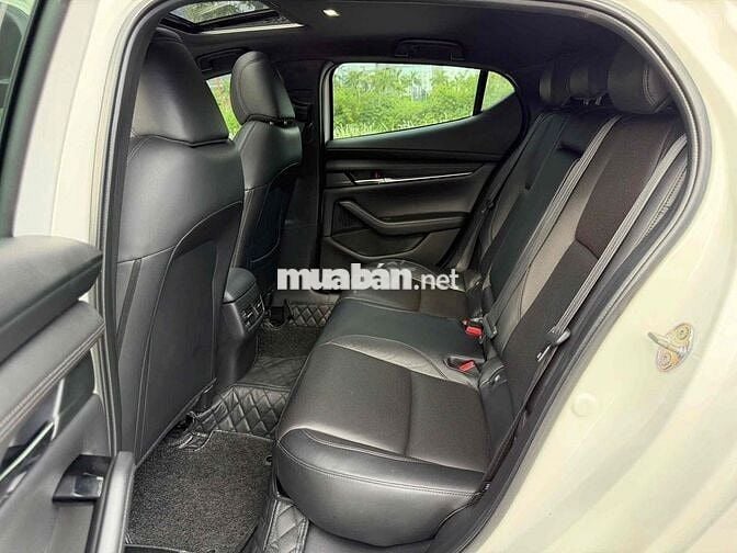 Mazda 3 Sport Premium 2020 Trắng 7 vạn km