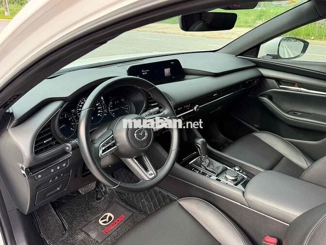 Mazda 3 Sport Premium 2020 Trắng 7 vạn km