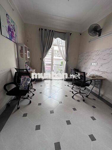 Cho thuê biệt thự full nội thất đối diện công viên cách Aeon 5phút