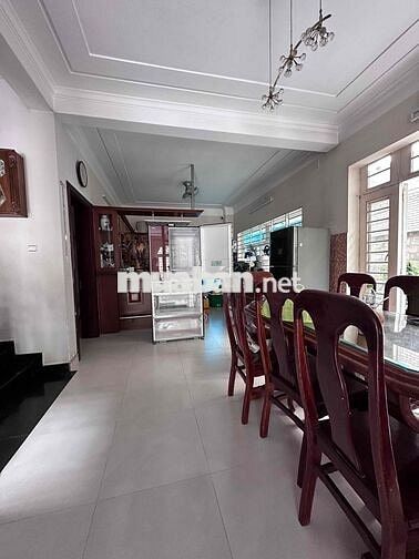 Cho thuê biệt thự full nội thất đối diện công viên cách Aeon 5phút