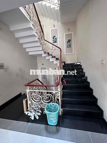 Cho thuê biệt thự full nội thất đối diện công viên cách Aeon 5phút
