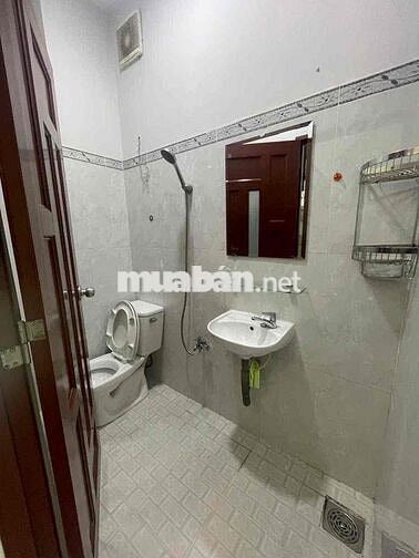 Cho thuê nhà nguyên căn.trệt 2 lầu sân thượng . Phan đình phùng p1 PN
