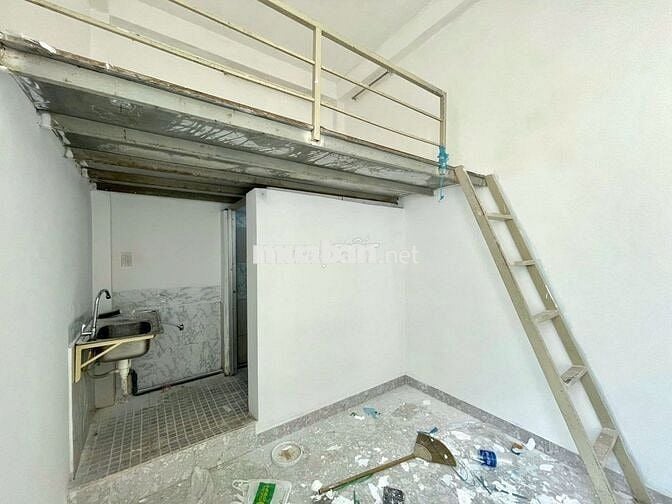 Duplex máy lạnh cửa sổ trời thoáng mát ngay chợ Lê Thị Hồng
