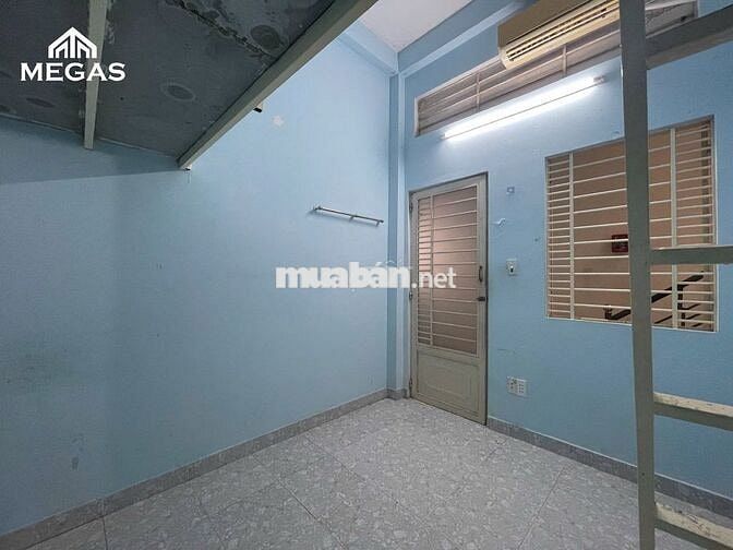 Duplex máy lạnh cửa sổ trời thoáng mát ngay chợ Lê Thị Hồng