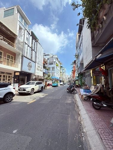 Mặt tiền Bàn Cờ , Quận 3 , (5 tầng) giá 14,5Tỷ