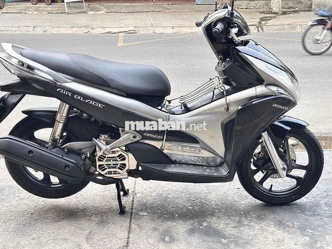 Honda Airblade Fi 2011 Đen, Bạc còn rất đẹp