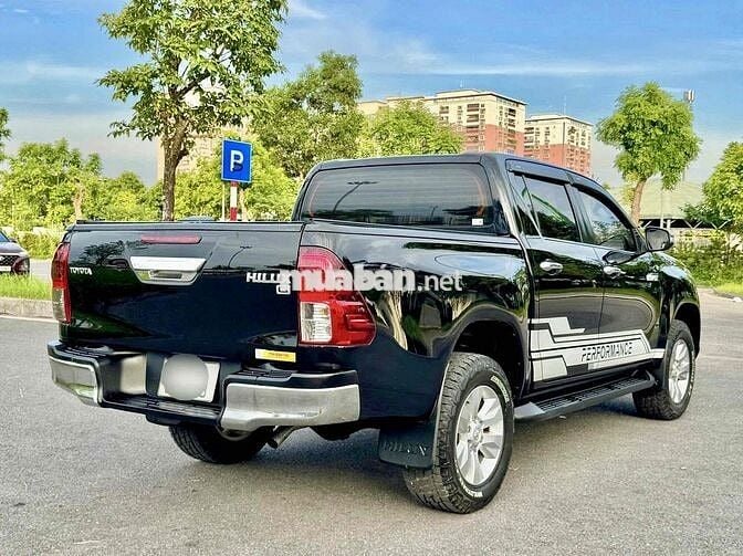 Toyota Hilux G 2015 4x4 AT Đen
