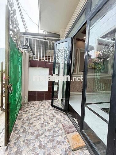 Nhà trệt lầu nguyên căn 2phòng sẵn 3máy lạnh gần ĐH FPT, Bệnh Viện Nhi