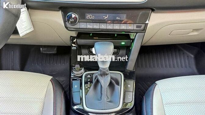 Kia Seltos Premium 2023 Xanh 19000 km