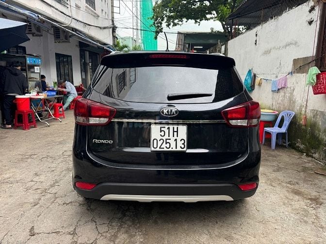 Kia Rondo 2.0 GAT 2019 chỉ 330tr