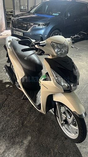 Dư xe cần bán xe đi khá giữ nên nhìn còn rất ok