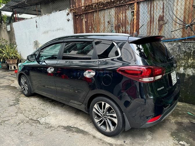 Kia Rondo 2.0 GAT 2019 chỉ 330tr