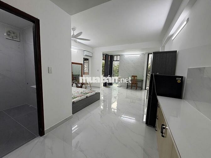 Phòng VIP luxury biệt thự Bình Lợi, full nội thất, có ban công