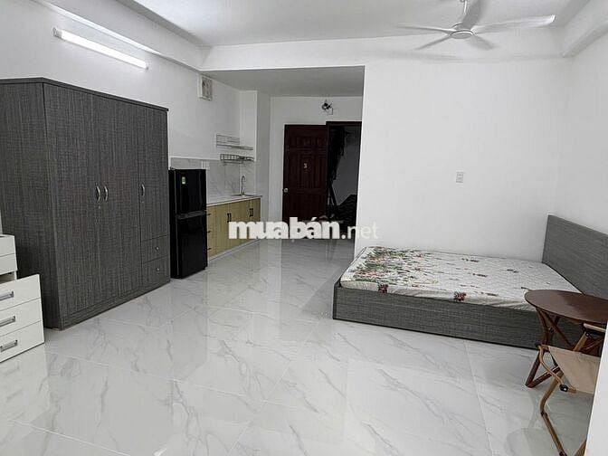 Phòng VIP luxury biệt thự Bình Lợi, full nội thất, có ban công