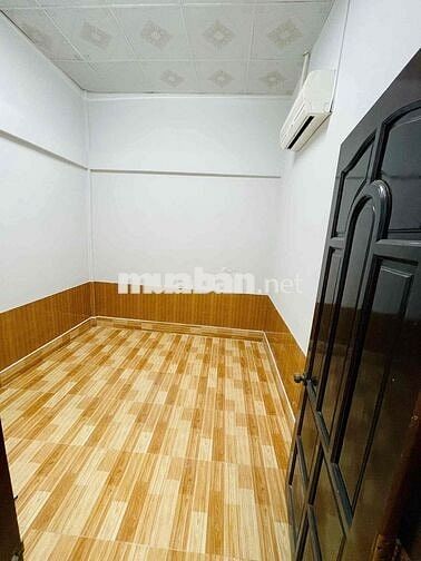 Nhà trệt rộng 5x30m 02phòng sẵn 2máy lạnh Lộ ô tô CMT8
