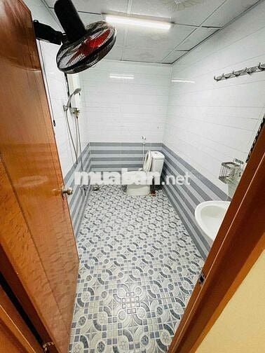 Nhà trệt rộng 5x30m 02phòng sẵn 2máy lạnh Lộ ô tô CMT8