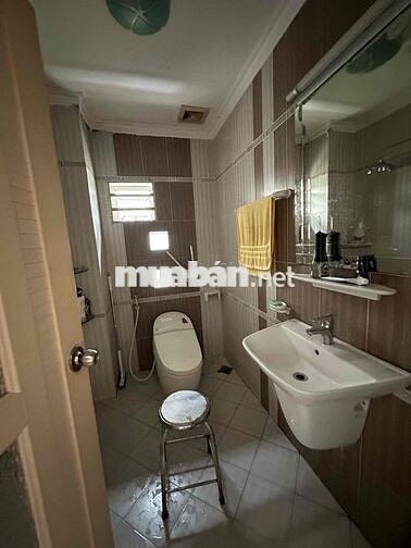 Biệt thự khu tên lửa đầy đủ nội thất view công viên 10x20m  3 tấm 55tr
