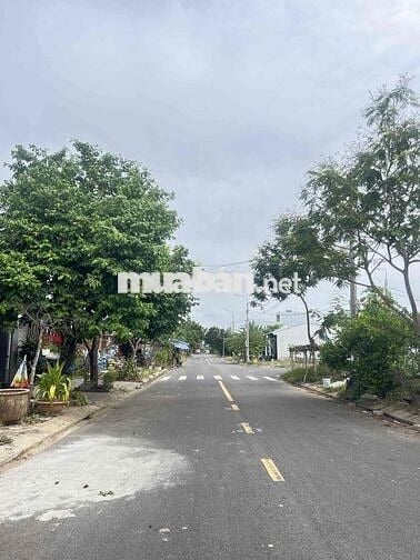 BÁN LÔ ĐẤT NAM HOÀ XUÂN , ĐƯỜNG 10.5M - Giá SỤP HẦM